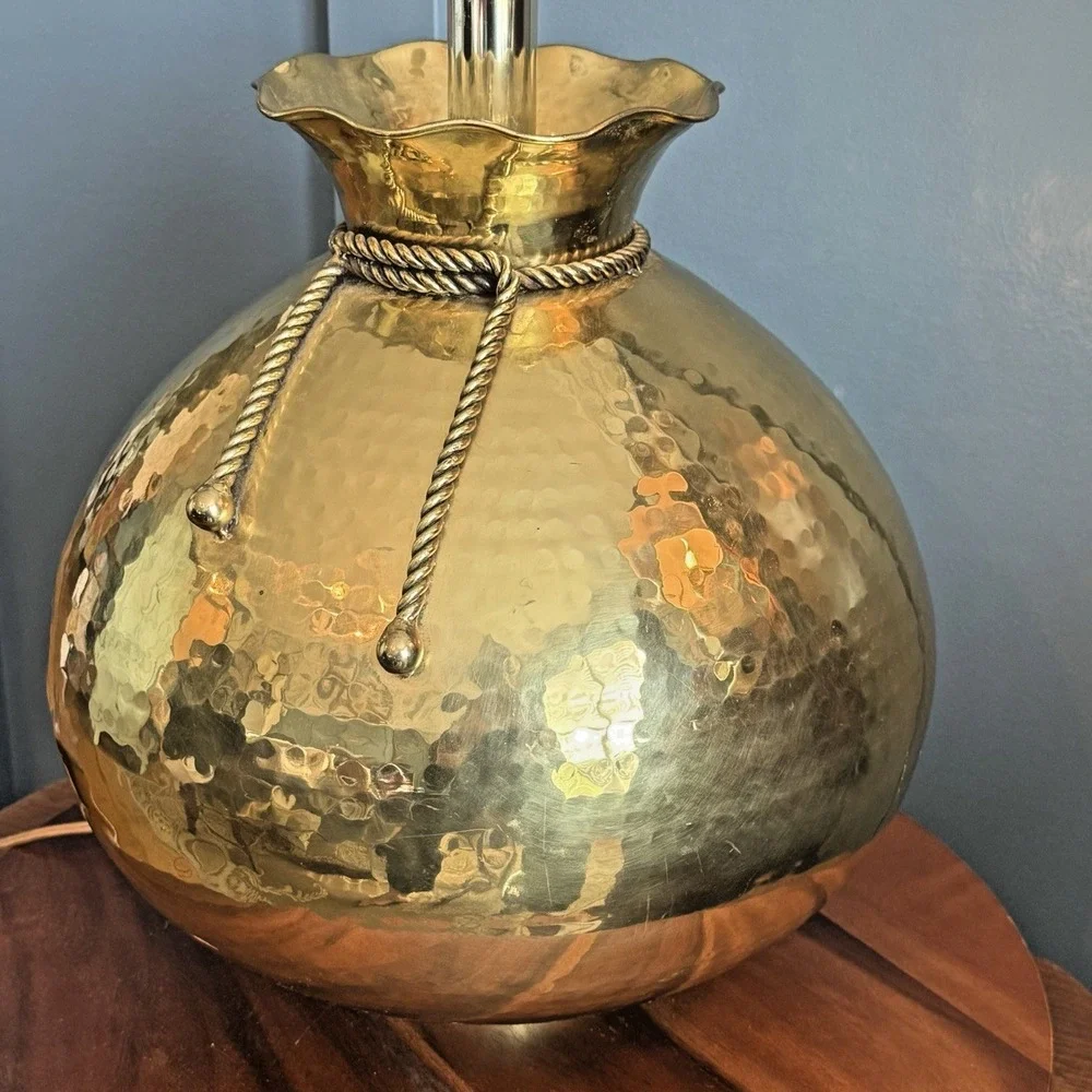 Vintage Hammered Brass Urn Lamp Rope Tassel Detail MCM Hollywood Regency Gourd